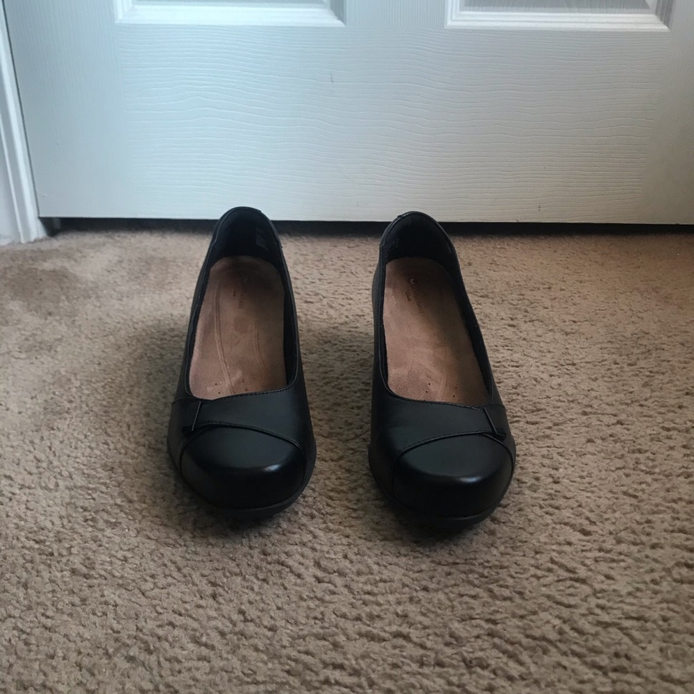 Clarks Heels - Picture 3 of 8
